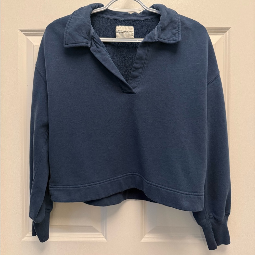 Abercrombie & Fitch Collared Sweatshirt in Navy - Size Small